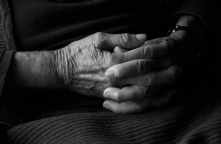 The worn hands of an elderly woman. Photo M. Palis, Thinkstock.