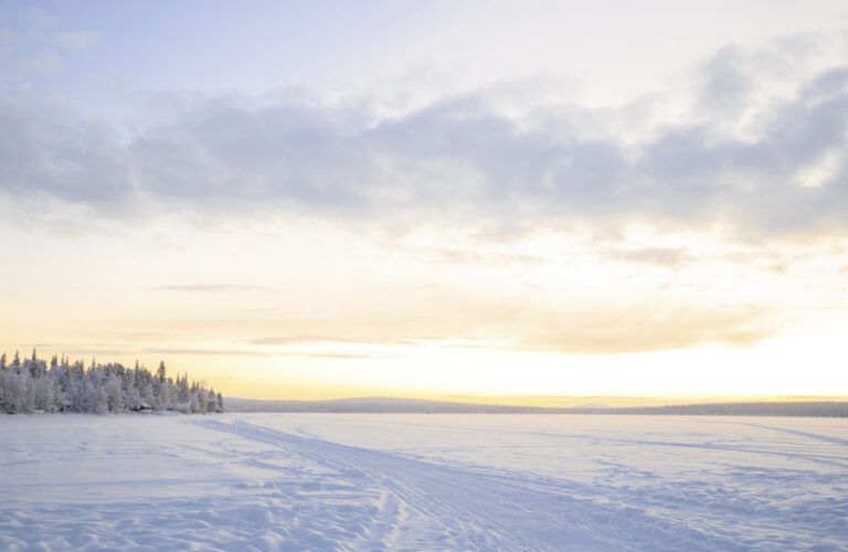 Stillness of a snowy day. Photo vichie81, Thinkstock.