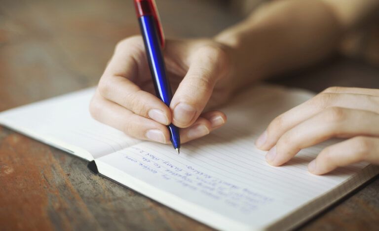 Journaling. Photo: Thinkstock.