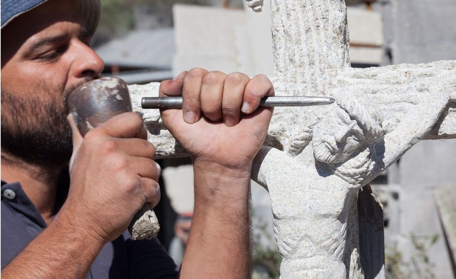 Sculptor. Photo by Beautiful Day, Shutterstock.