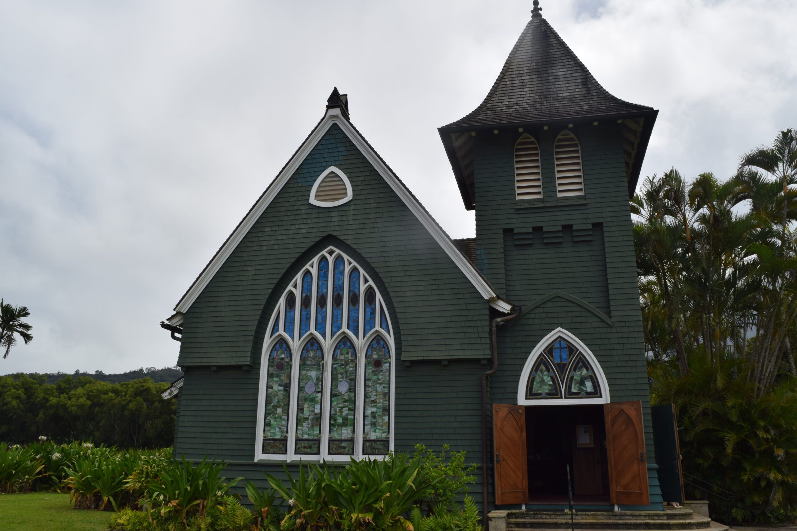 Wai'oli Hui'ia Church in Hanalei. Guideposts