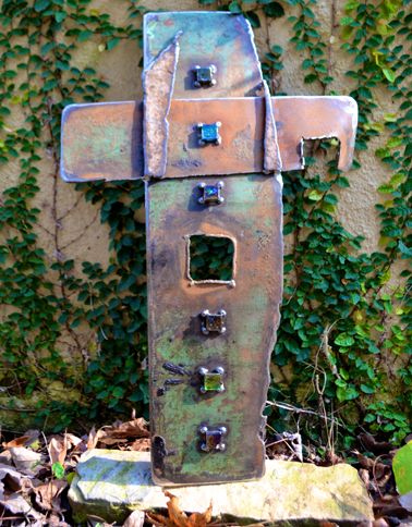 Guideposts: A cross sculpture by Catherine Partain Shamblin