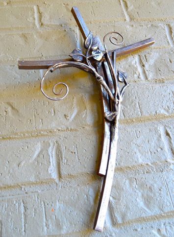 Guideposts: A cross sculpture by Catherine Partain Shamblin