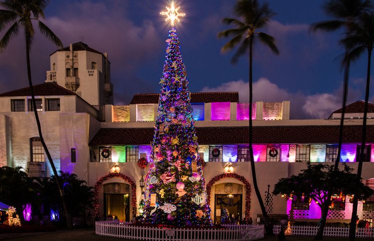 Guideposts: This tree, which stands near Honolulu's city hall, is decorated with 4,000 lights and dozens of ornaments of varying sizes.