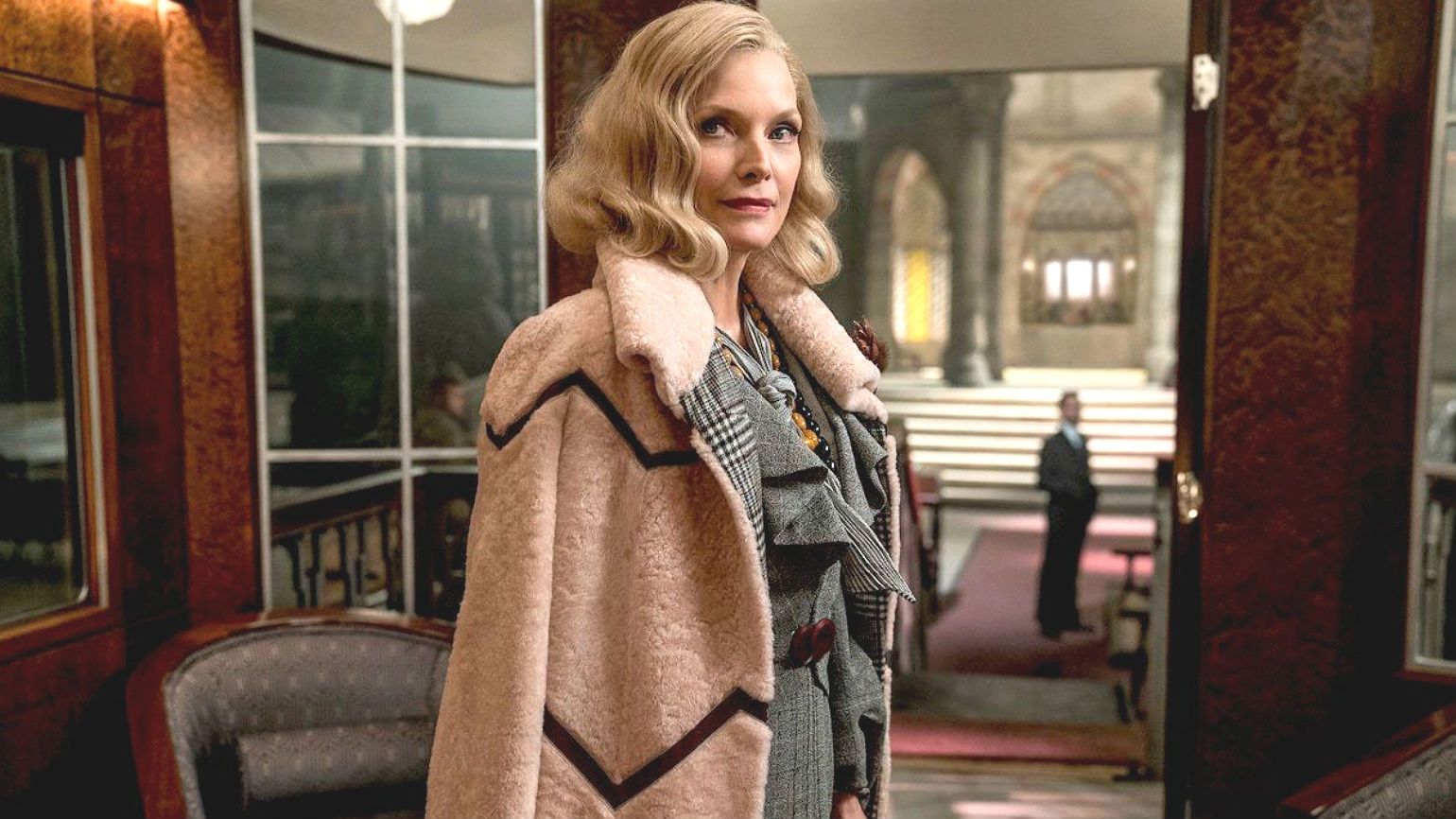 Michelle-Pfeiffer-Murder-On-The Orient-Express