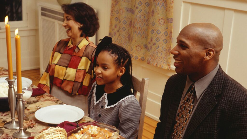 4 prayers to read around the Thanksgiving table.