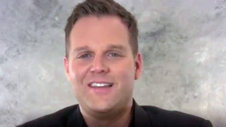 Singer-songwriter Matthew West