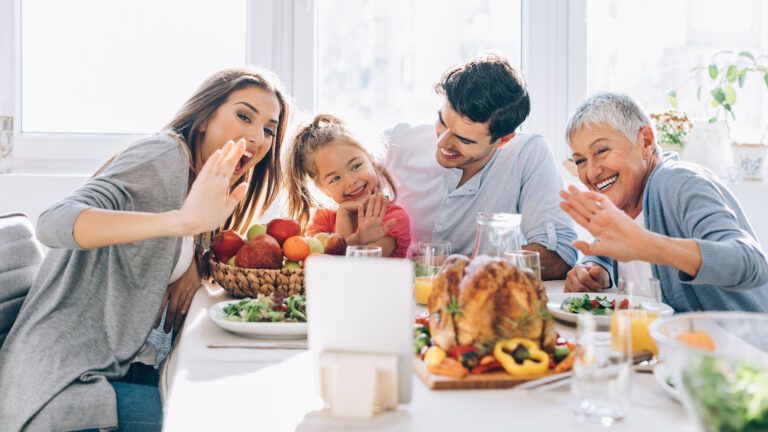 Thanksgiving table