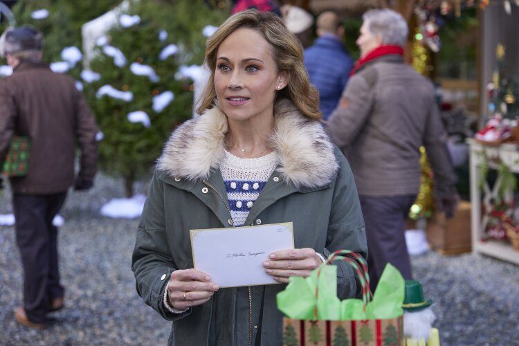 Nikki DeLoach in Five More Minutes (Hallmark)