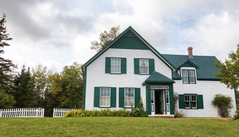 The fictional Ann Shirley lived in a house with green gables.